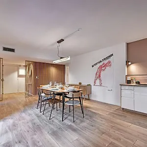 Aux Marches Du Palais - Ac Clim - Spacieux - Terrasse - Wifi Apartment Avignon